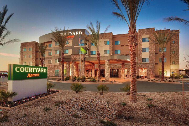 Hotel 4 of 71