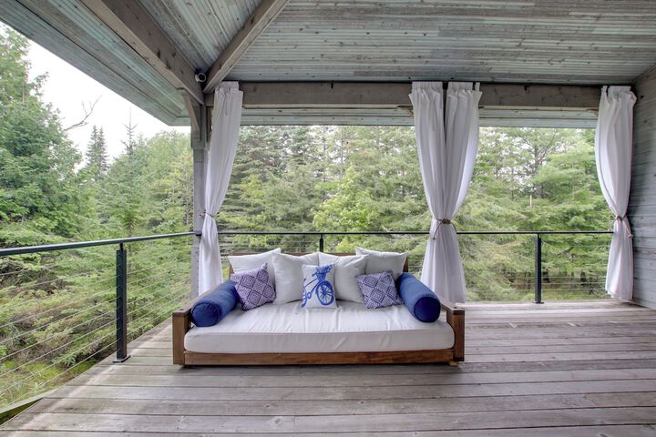 Serene Washington Island Getaway w / Private Beach!
