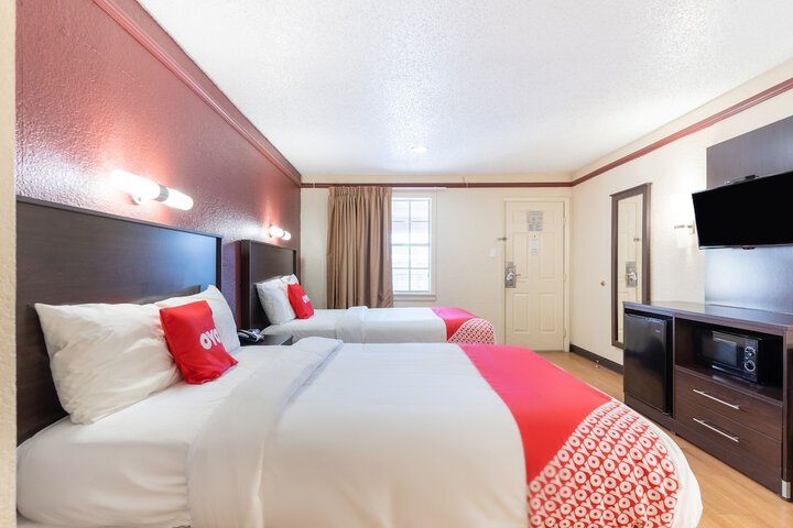 Room 28 of 35