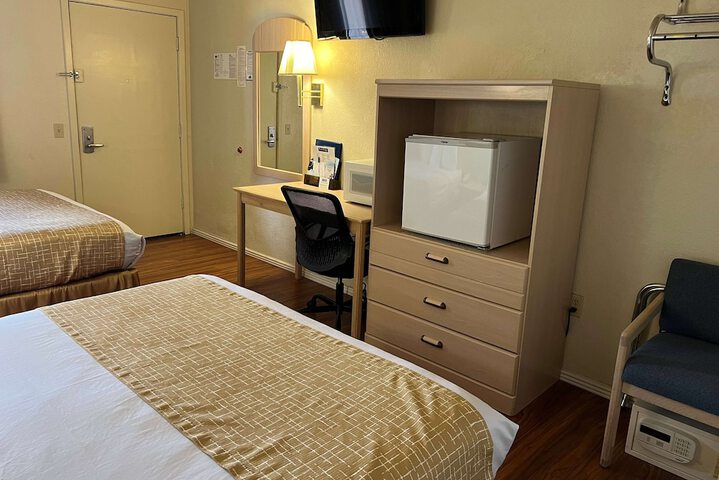 Room 15 of 36