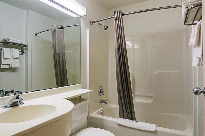 Motel 6 Sycamore IL