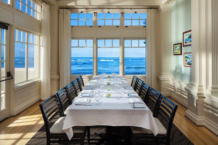 Moana Surfrider a Westin Resort & Spa, Waikiki Beach