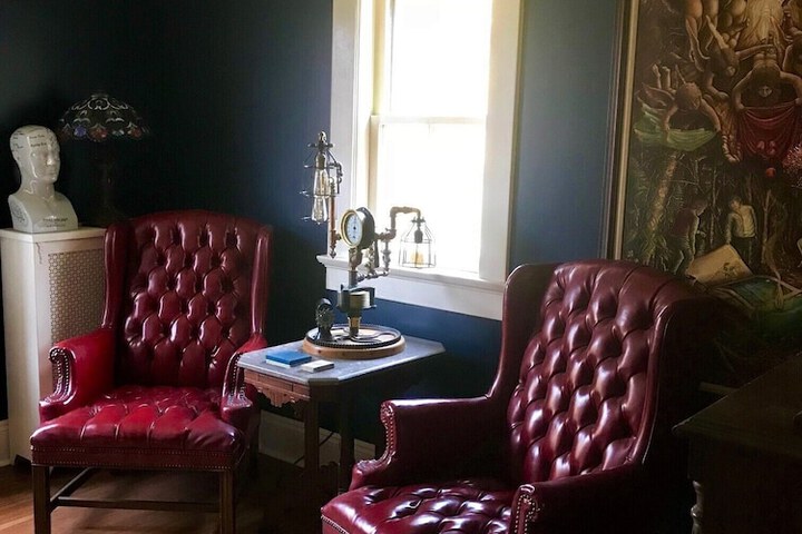 Lounge 45 of 47