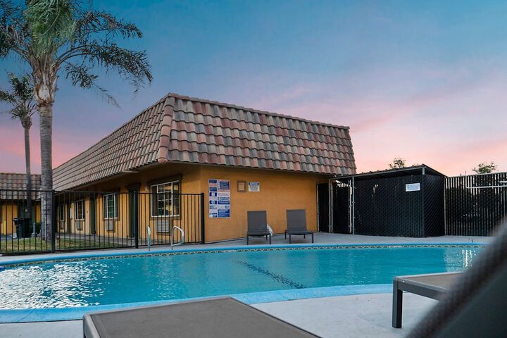 Pool 4 of 30