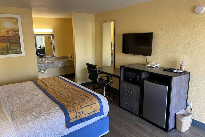 Room 17 of 23