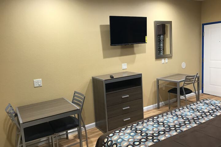 Room 28 of 42