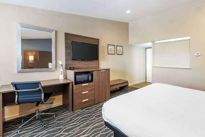 Room 21 of 42