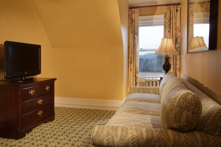 Room 50 of 132