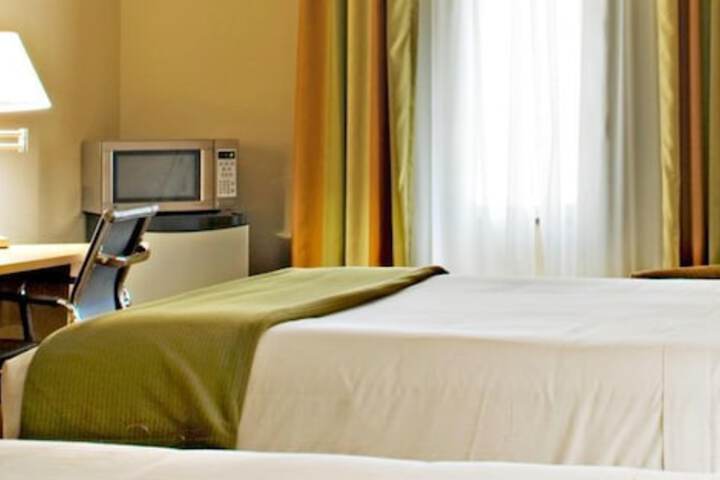 Room 8 of 25