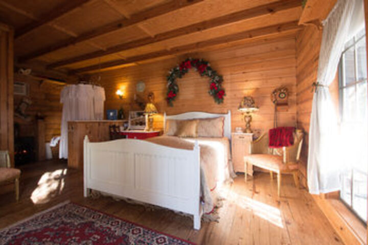 Munzesheimer Manor Bed & Breakfast