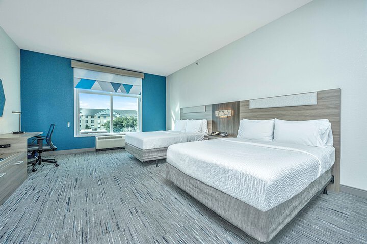 Room 43 of 78