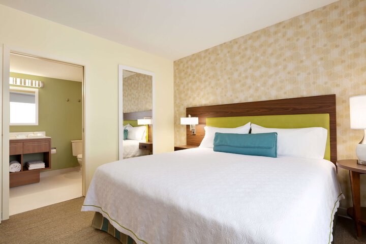 Room 9 of 22