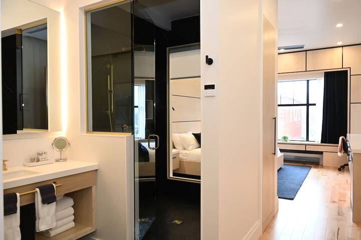 Room 27 of 110