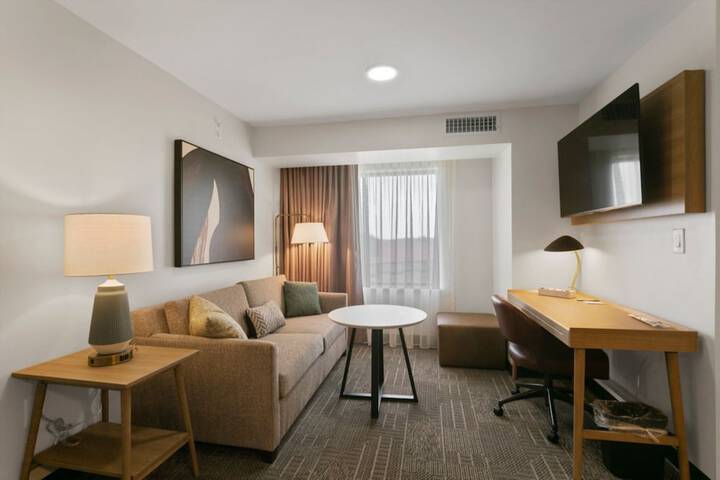 Room 10 of 30
