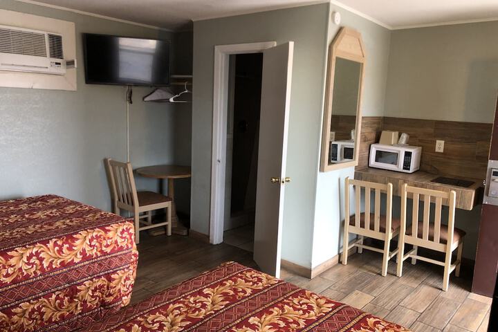 Room 12 of 24