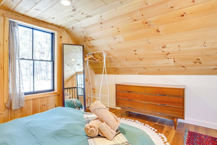 Waterfront Studio w / Loft & Dock Near Narrowsburg!