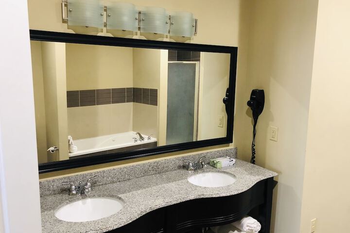 Wingate by Wyndham Lake Charles Casino Area