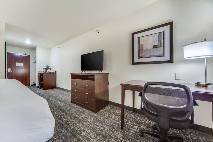 Room 40 of 76