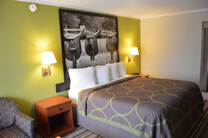 Super 8 by Wyndham Longview / North