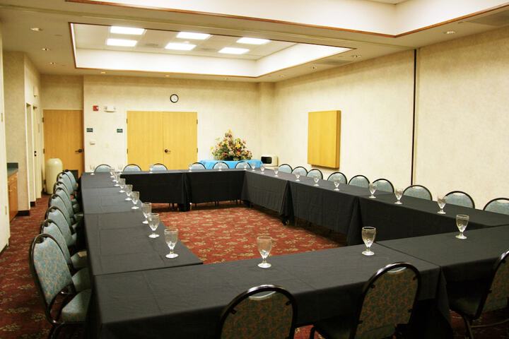 Hampton Inn & Suites Kansas City-Merriam