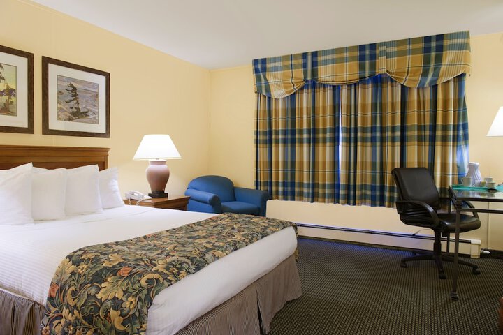 Room 11 of 74