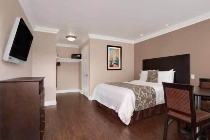 Lotus of Lompoc - a Great Hospitality Inn
