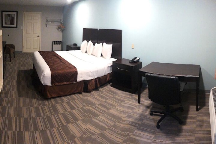 Room 7 of 16