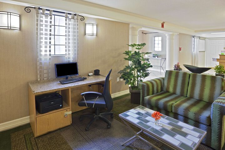 Business Center 40 of 40