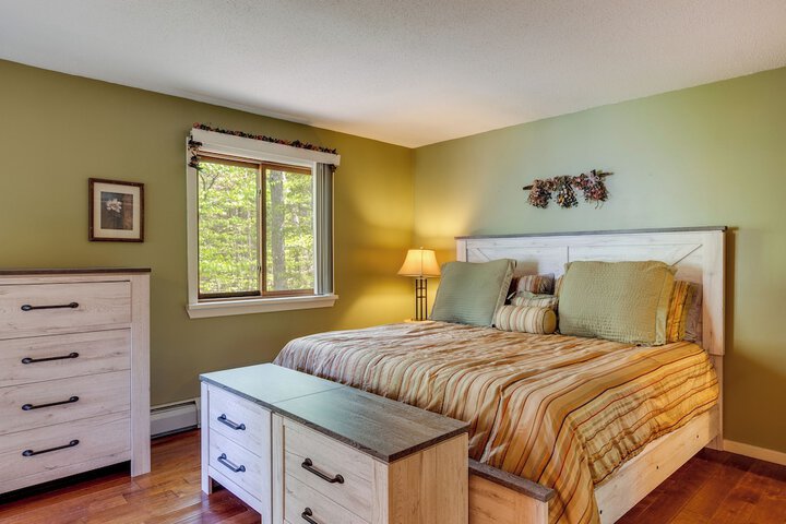 Bartlett Townhome w / Balcony: 1 Mi to Ski Resort!