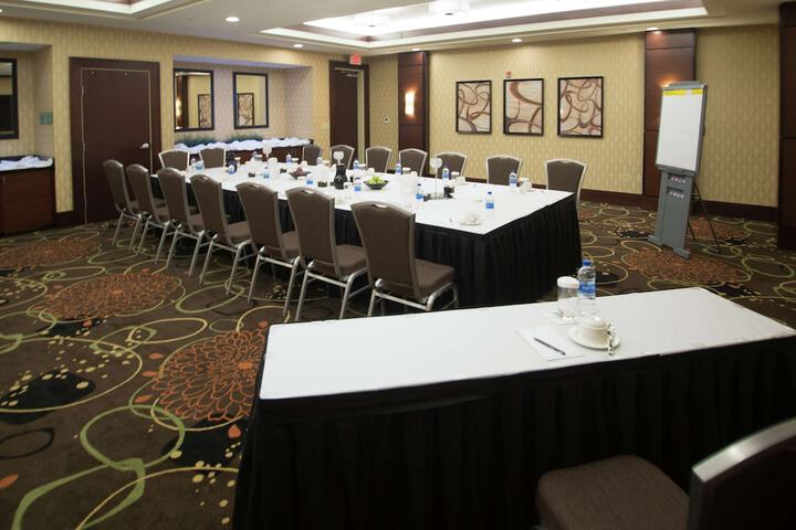 Embassy Suites by Hilton Fayetteville Fort Bragg