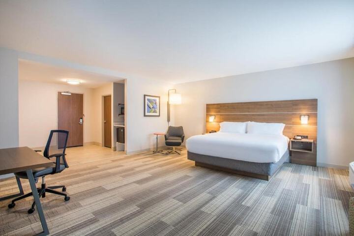 Room 26 of 41
