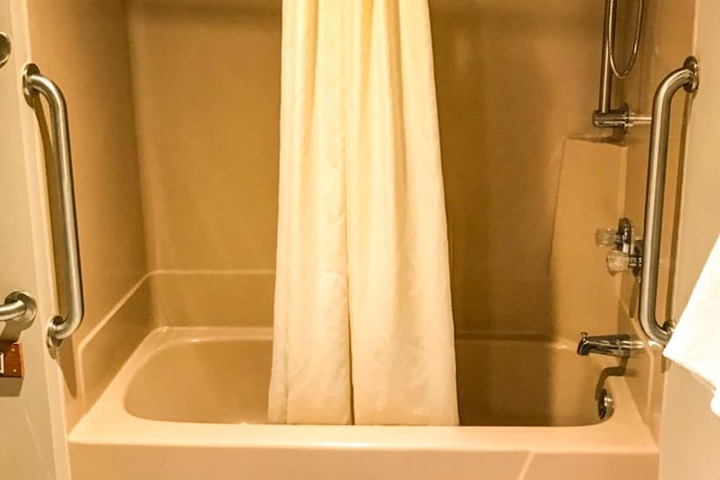 Room 25 of 51