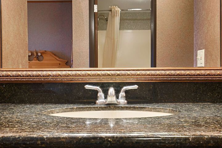 Best Western Plus Dockside Waterfront Inn