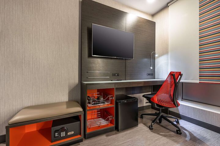Room 15 of 48