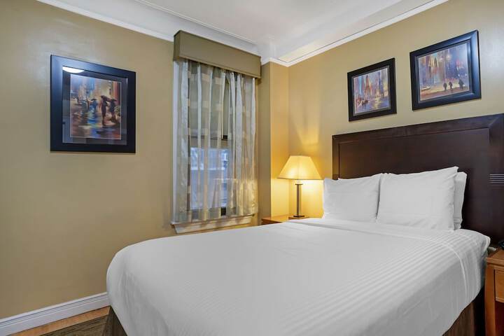 Room 40 of 82