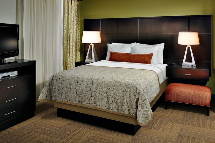 Room 18 of 32