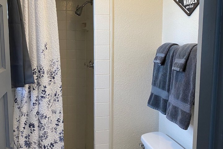Lamplighter Cabins & Suites