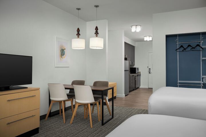 Room 19 of 41