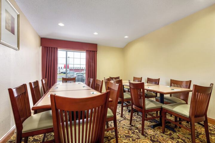 Country Inn & Suites by Radisson Marion, OH