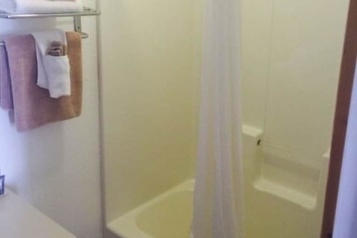 Room 11 of 20