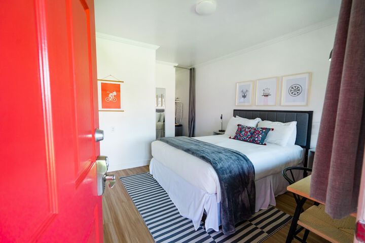Room 21 of 43