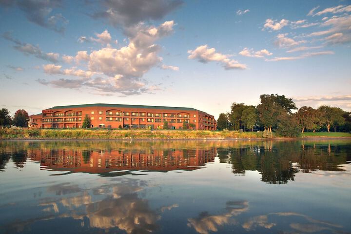 Hotel 2 of 65