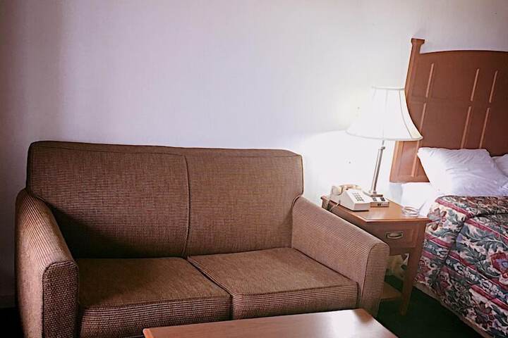 Room 26 of 34