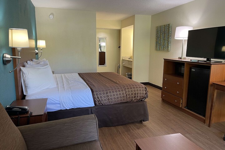 Room 17 of 19