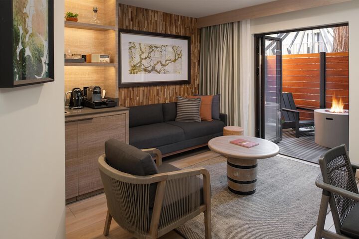 Casa Mani Resort Napa Valley Curio Collection by Hilton