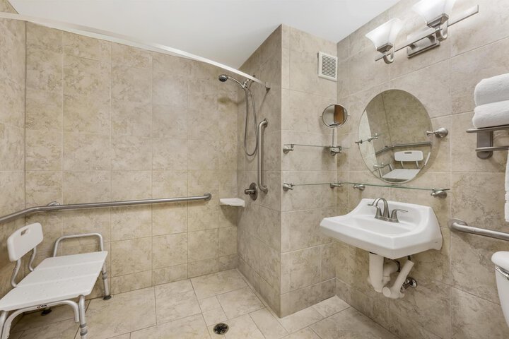 Best Western Plus Swiss Chalet Hotel & Suites