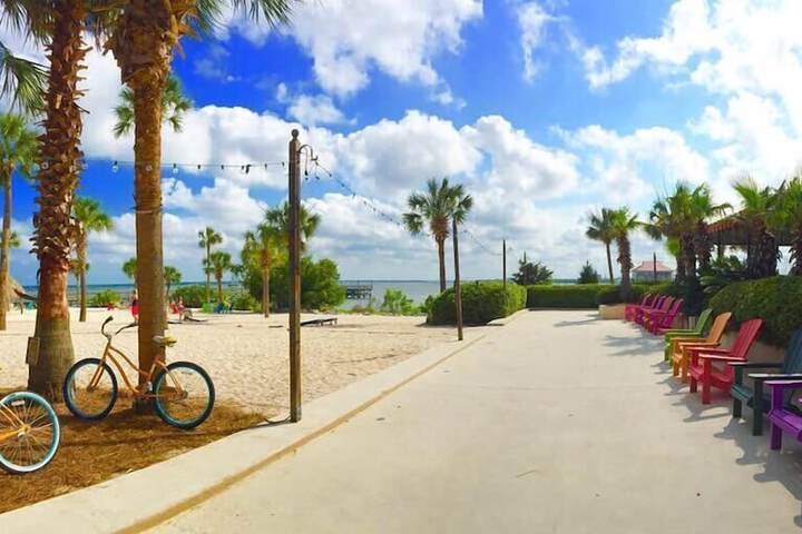 The Beach Club at Charleston Harbor Resort and Marina