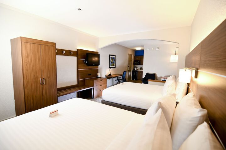 Room 80 of 126