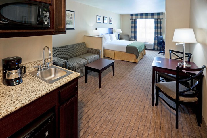 Room 34 of 48