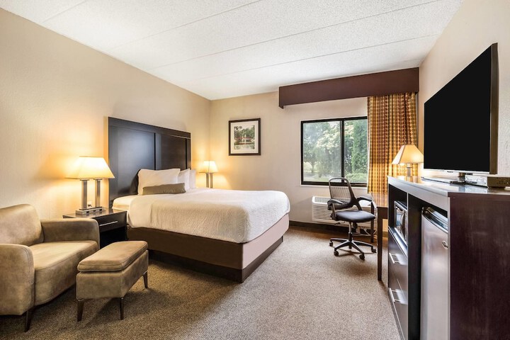Baymont by Wyndham Janesville